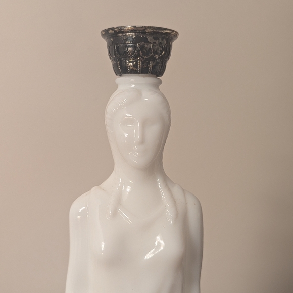 ​Vintage 1969 Avon Grecian Lady Milk Glass Decanter - Skin So Soft Bath Oil - Picture 3 of 9